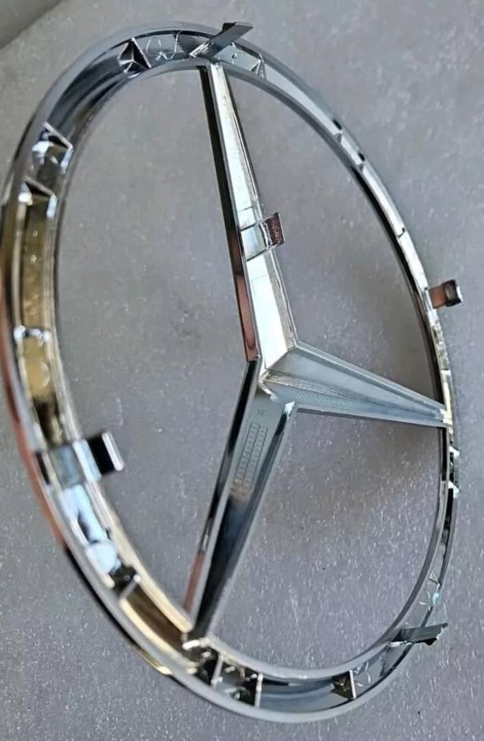 Mercedes-Benz badge
