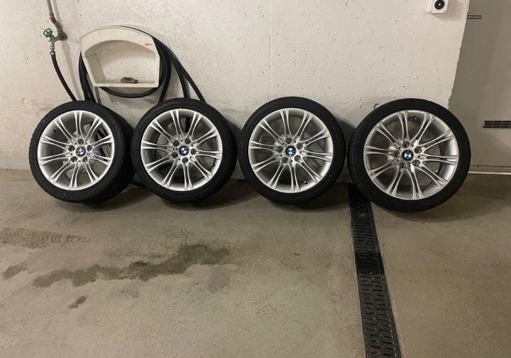 BMW M Sport alloy 225 wheels with tyres