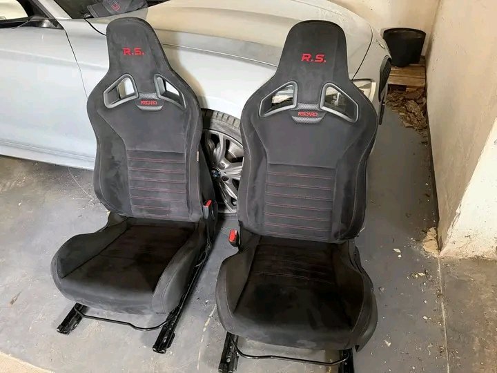🔥 FOR SALE – RECARO R.S. BUCKET SEATS – RENAULT SPORT 🔥