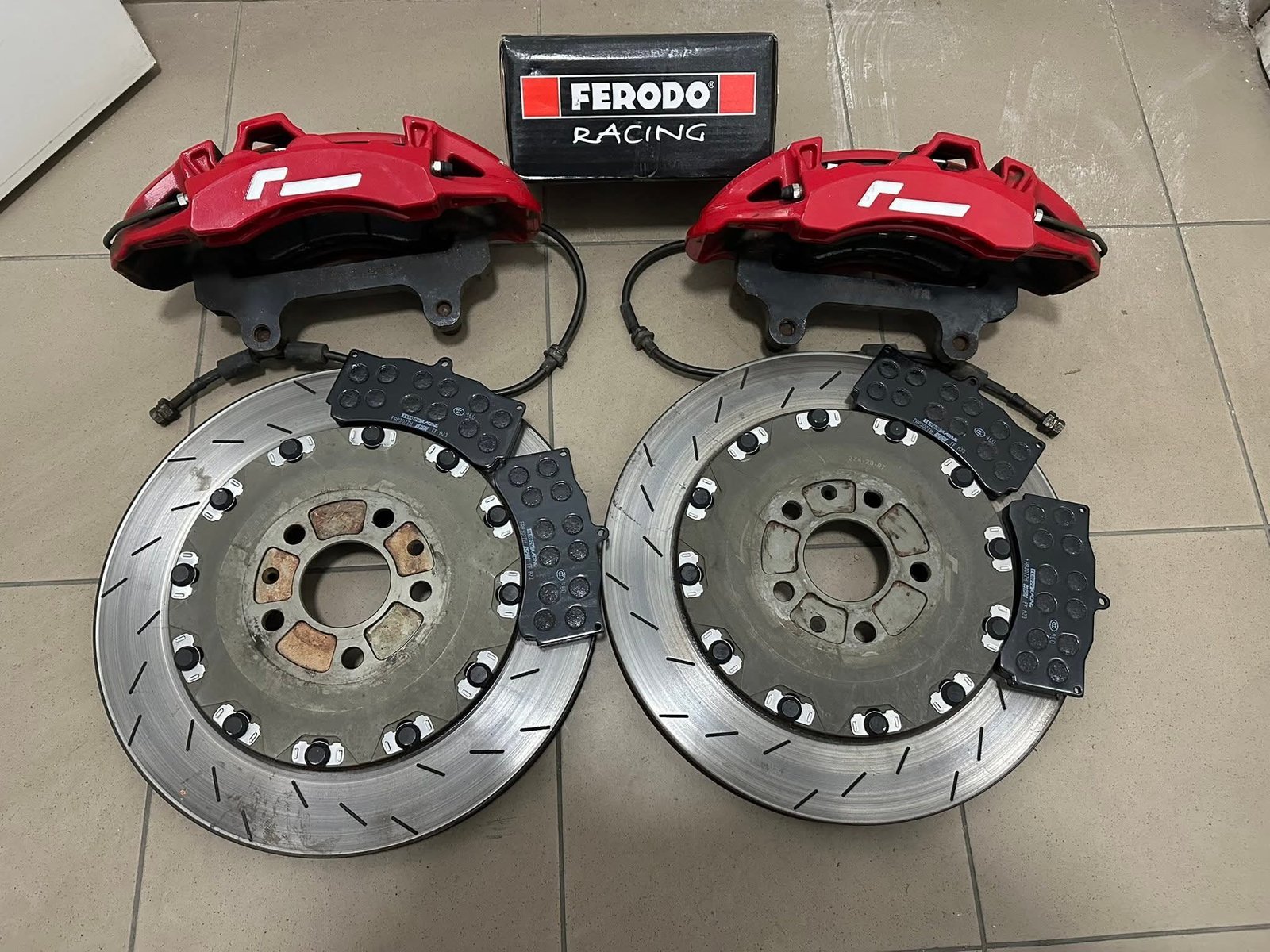 KFIT Racingline brake kit – 6 pistons / 380 mm discs