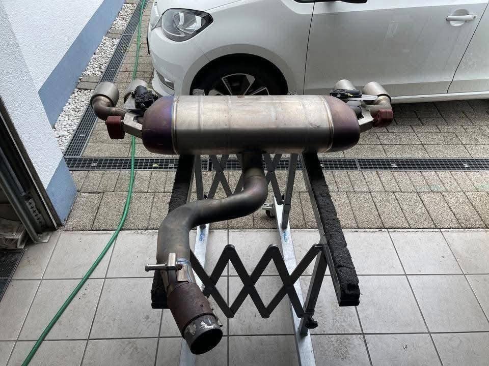 Akrapovic silencer for VW Golf 7 R