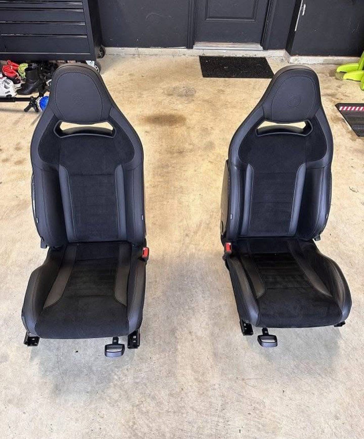Alfa Romeo carbon seats
