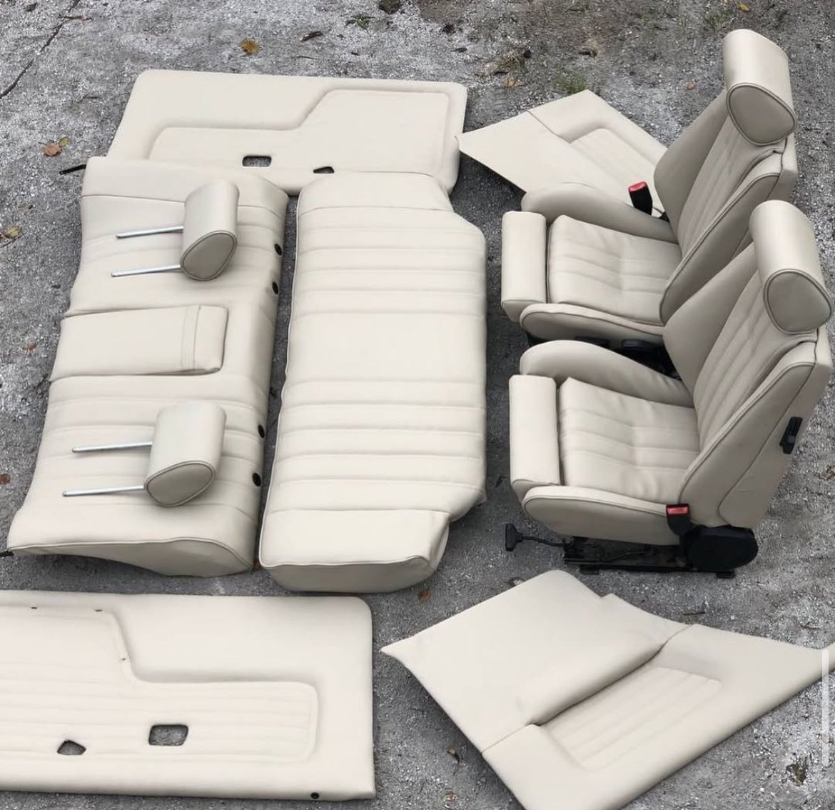 BEIGE INTERIOR BMW E30 COUPE