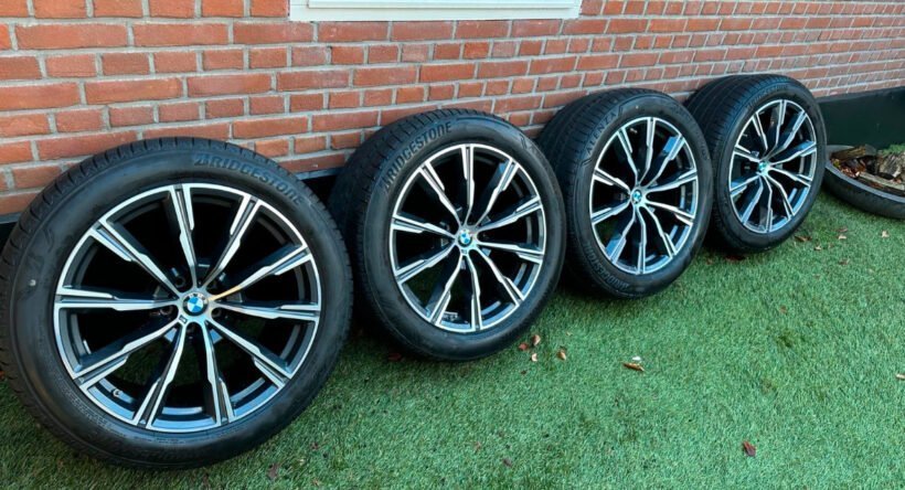 Original rims and tires for X5 G05 and X6 G06.