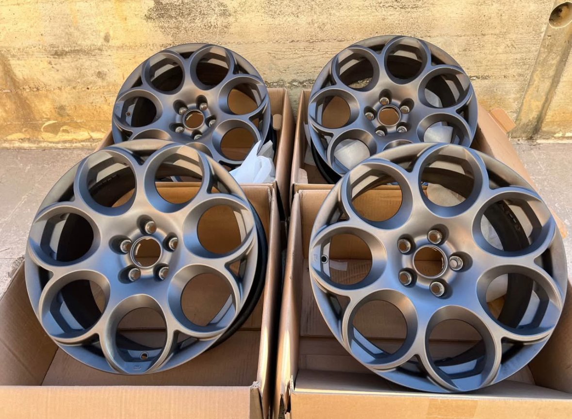 Alfa Romeo 17 original rims