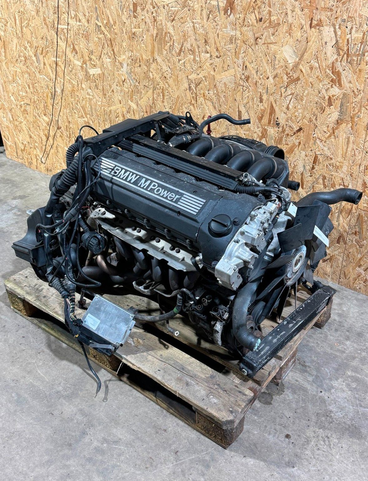 BMW S50B32 engine