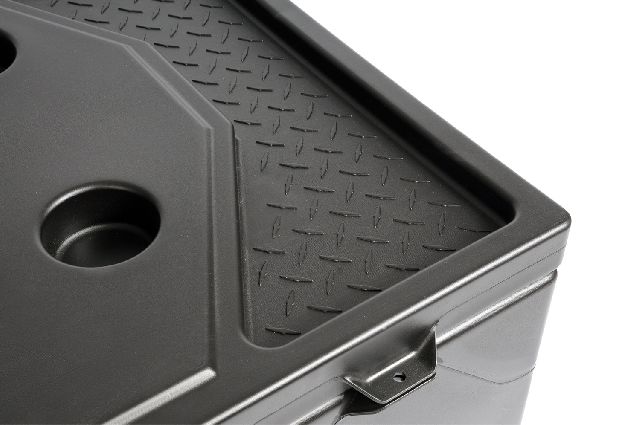 2008 Mitsubishi Raider Cargo Box Dee Zee